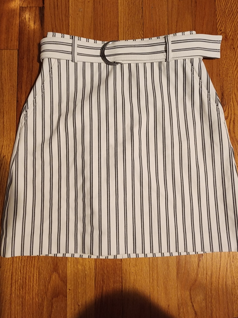 Striped High-Waist Belted Mini Skirt - White/Black
